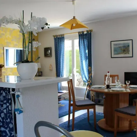 Hébergement de vacances Maison De Plain-pied A 250m De La Plage, 5 Couchages, Terrasses Et Parking - Fr-1-246a-71 *